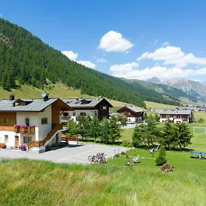 https://chalet-sunshine-livigno.it-lombardy.com